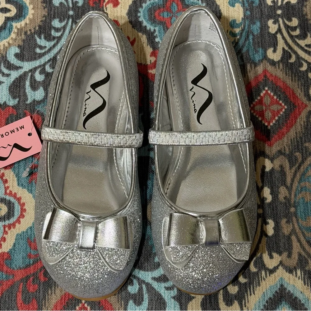 NWT- Girls Nina (Iliza) Silver Glitter Mary Jane Shoes with Bow Size 10
